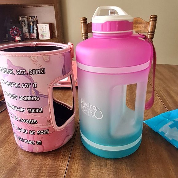 Hydromate Gallon Water Bottle with Straw and 2 Covers EUC Used 1 Time - Picture 8 of 9